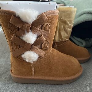 Koolaburra Brown Kids Boots with Cream Fur
